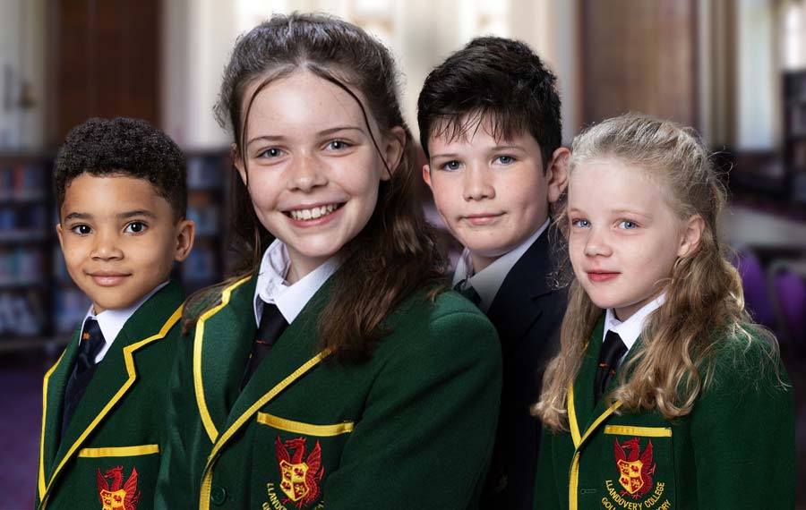 Gollop Prep School pupils in green blazers